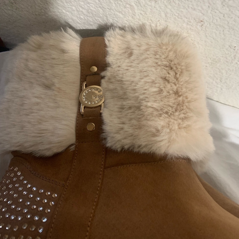 Brown Ankle Boots with Cream Fur Lining and Suede Material - Picture 10 of 10